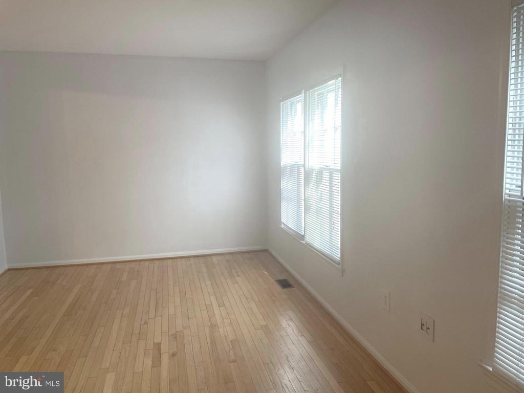 5405 New London Park Drive - Photo 4