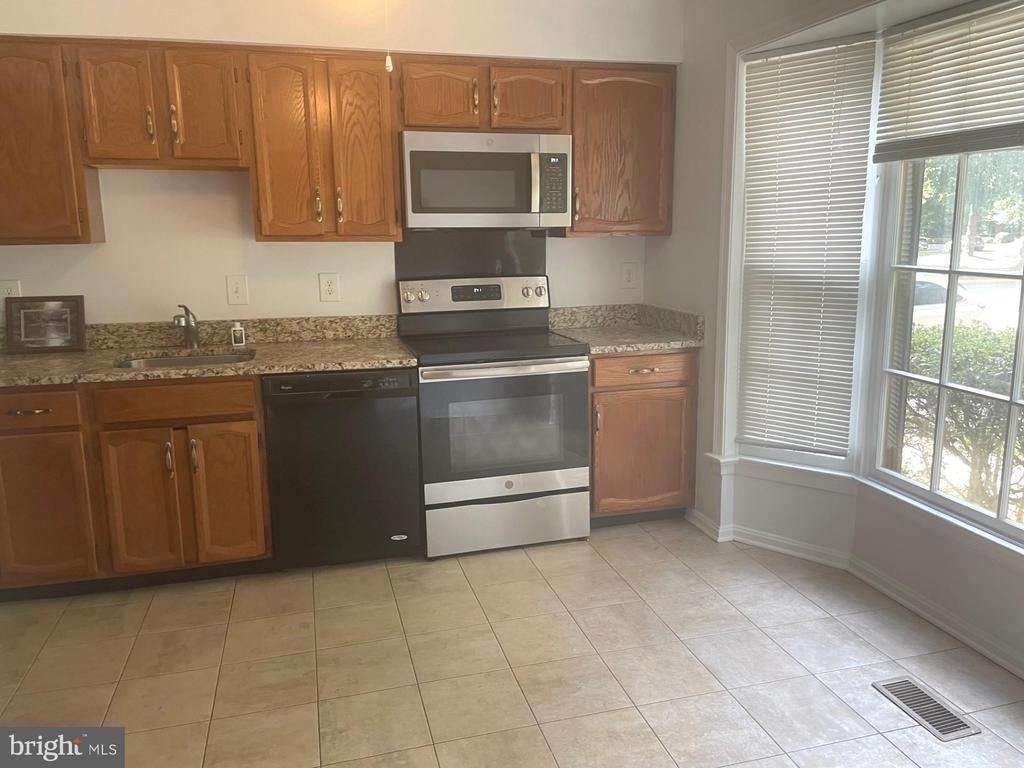 5405 New London Park Drive - Photo 1