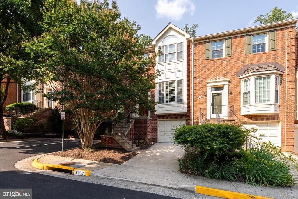 6008 Kelsey Court - Photo 1