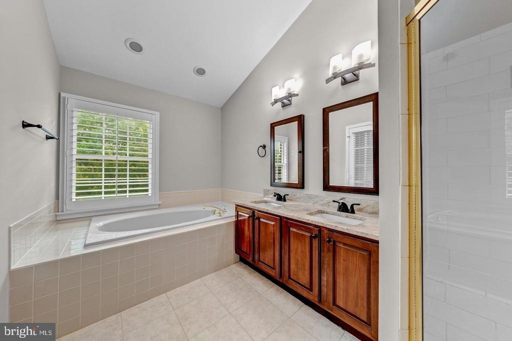 6008 Kelsey Court - Photo 32