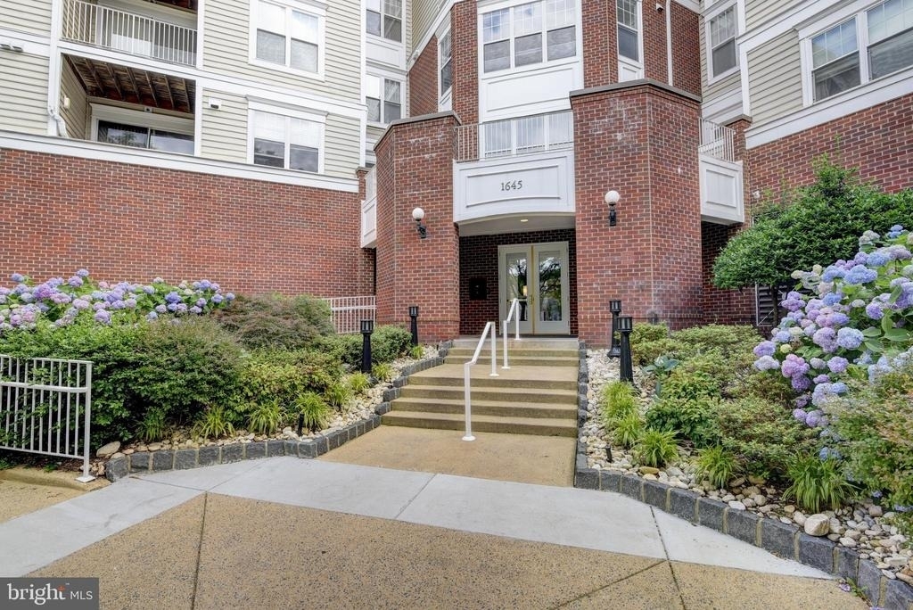 1645 International Drive - Photo 24
