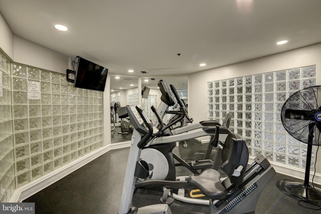 1645 International Drive - Photo 21