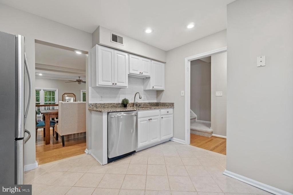6141 Summer Park Lane - Photo 3