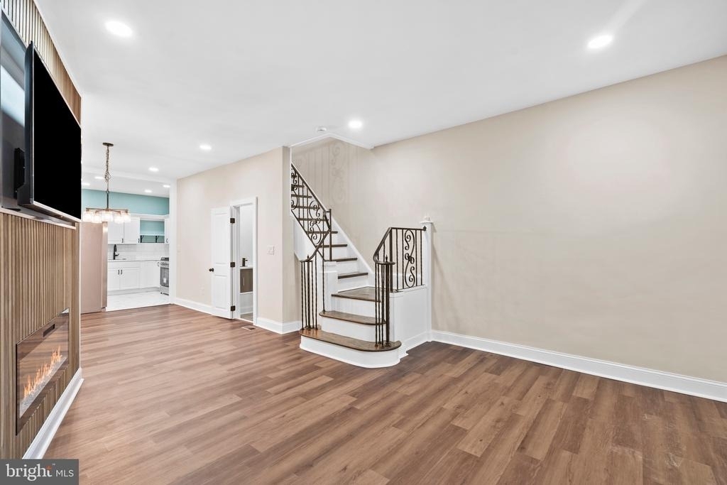 5611 Stewart Street - Photo 4