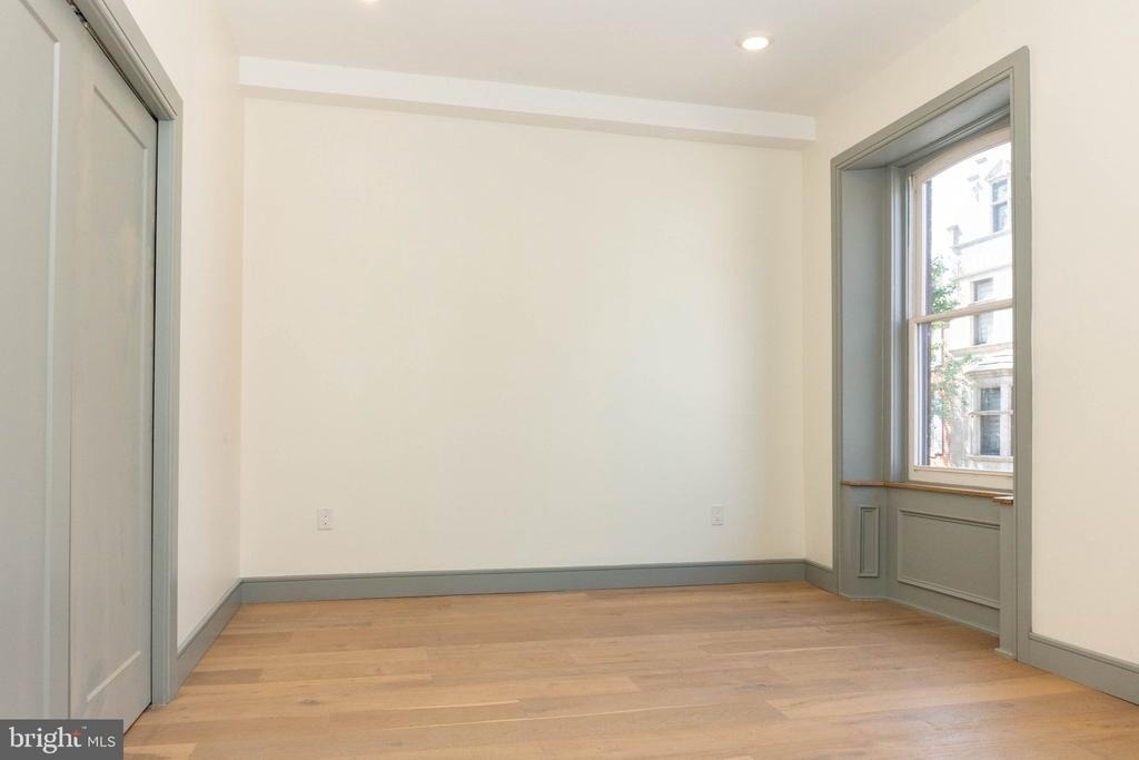 327 S 16th Street - Photo 8