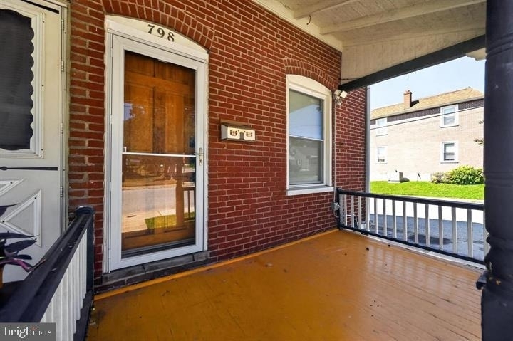 798 Madison Street - Photo 2