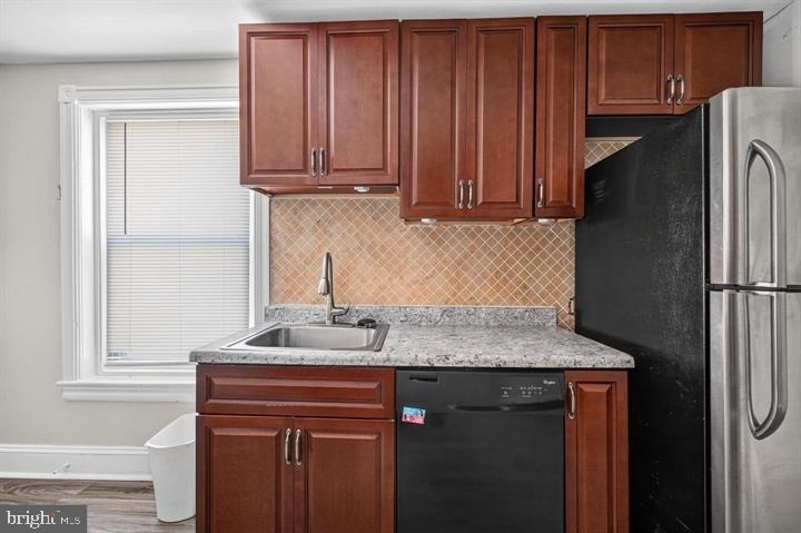 798 Madison Street - Photo 9