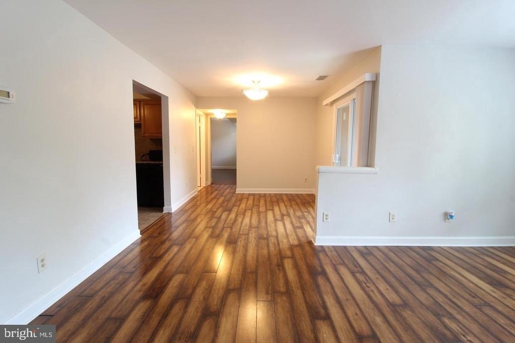 3123 Sayre Drive - Photo 3