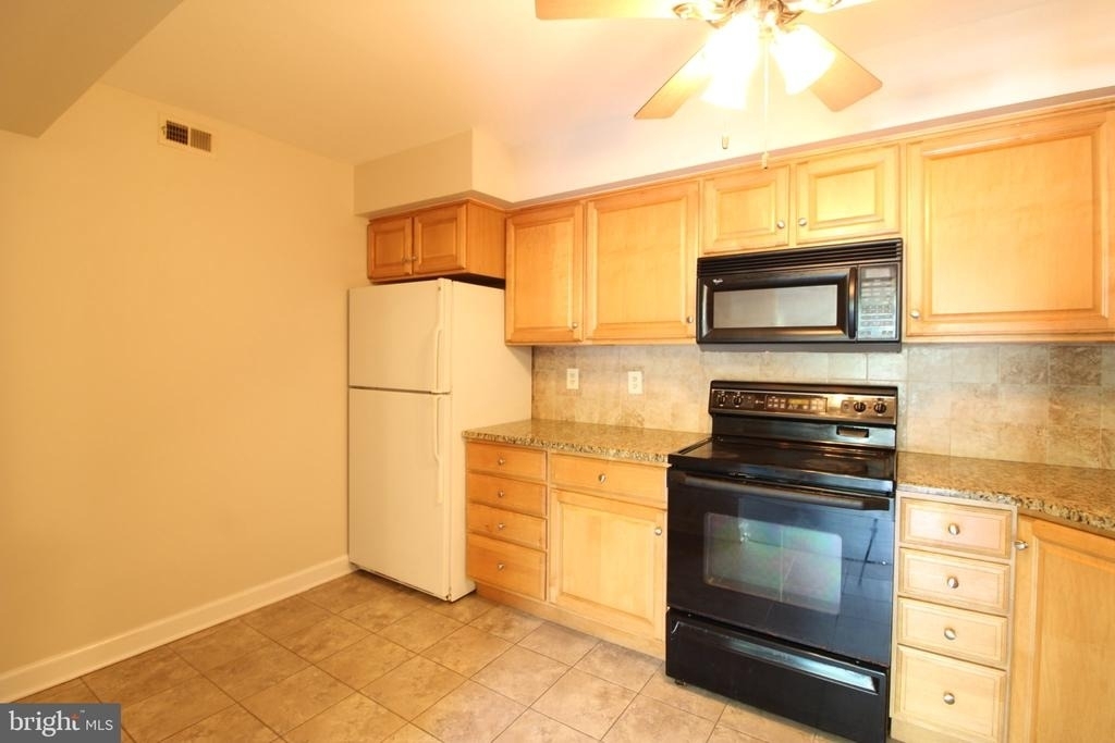 3123 Sayre Drive - Photo 17