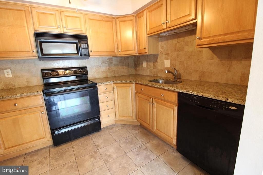 3123 Sayre Drive - Photo 8
