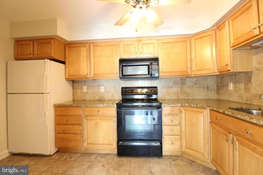 3123 Sayre Drive - Photo 9