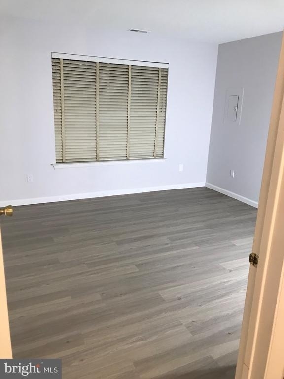 549 Shetland Court - Photo 11