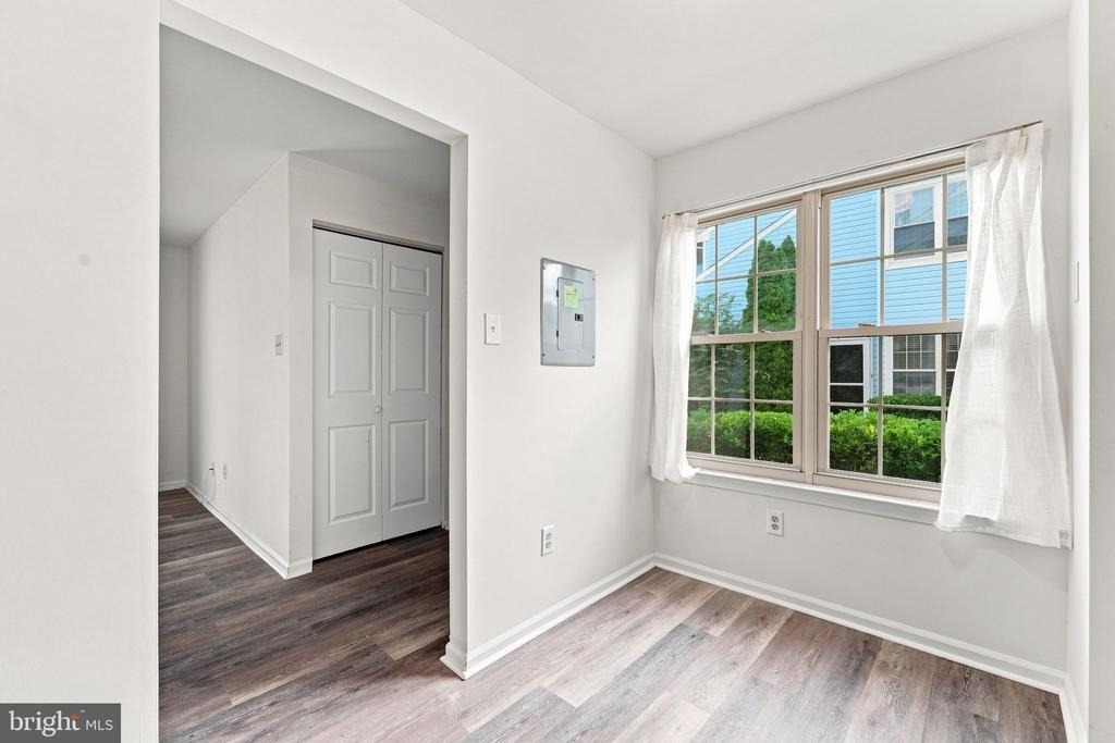 405 Atlanta Court - Photo 7