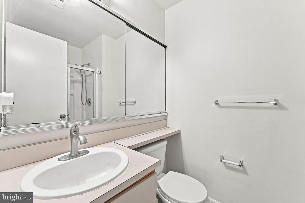 405 Atlanta Court - Photo 21
