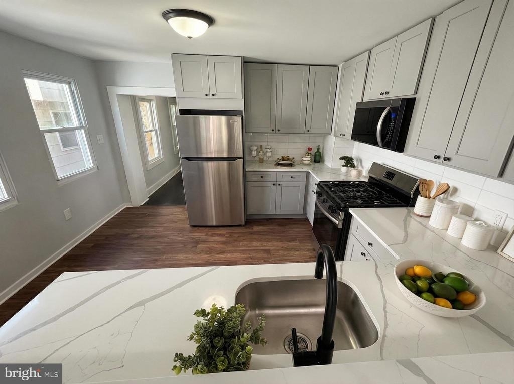 230 Spring Street - Photo 13