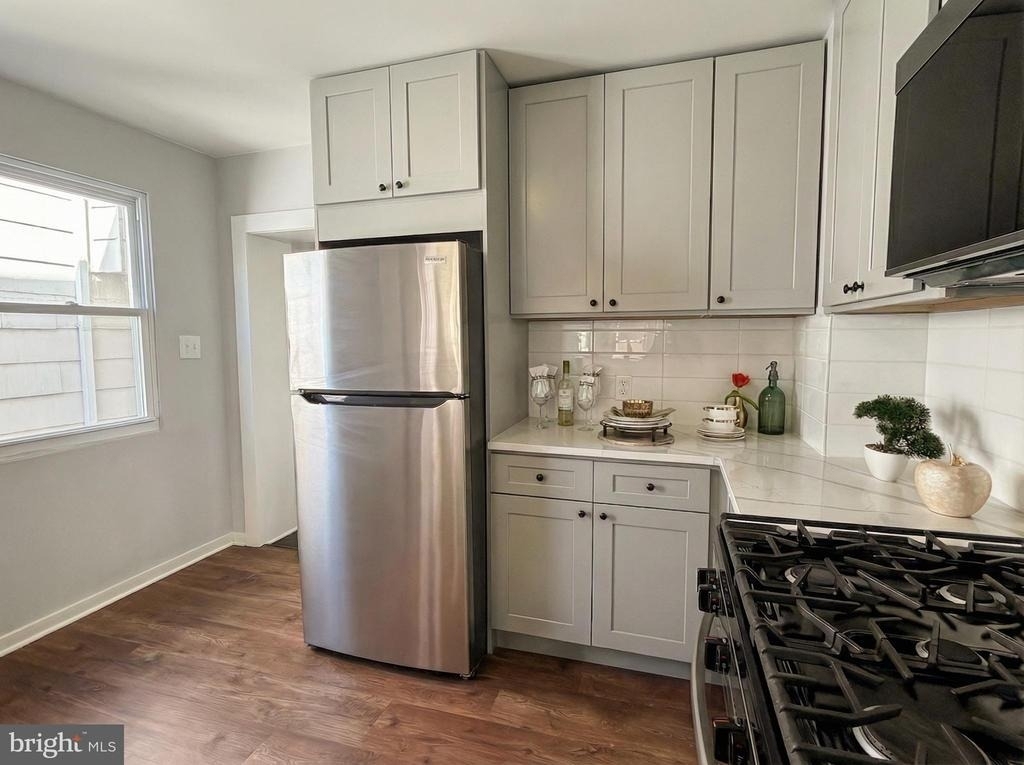 230 Spring Street - Photo 11