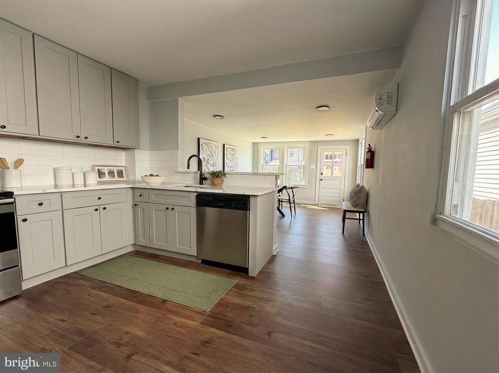 230 Spring Street - Photo 14
