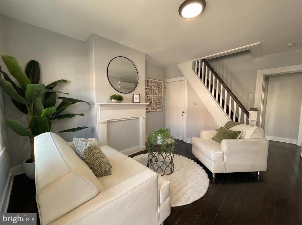 230 Spring Street - Photo 2