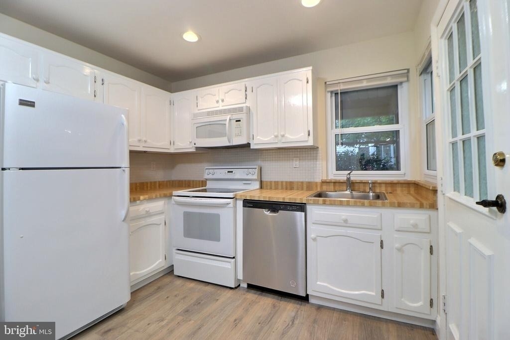 10 Stamford Place - Photo 2