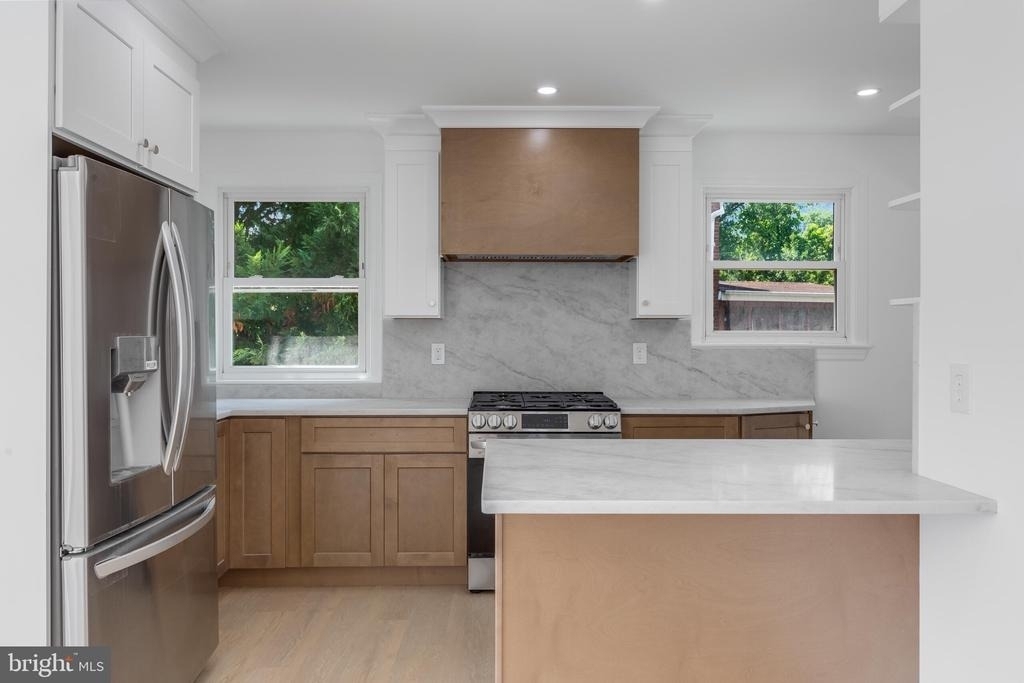 4910 66th Avenue - Photo 2