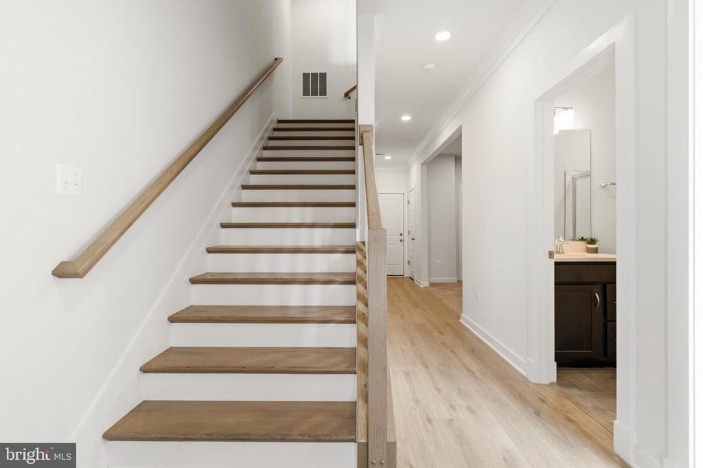16007 Hyde Park Place - Photo 4