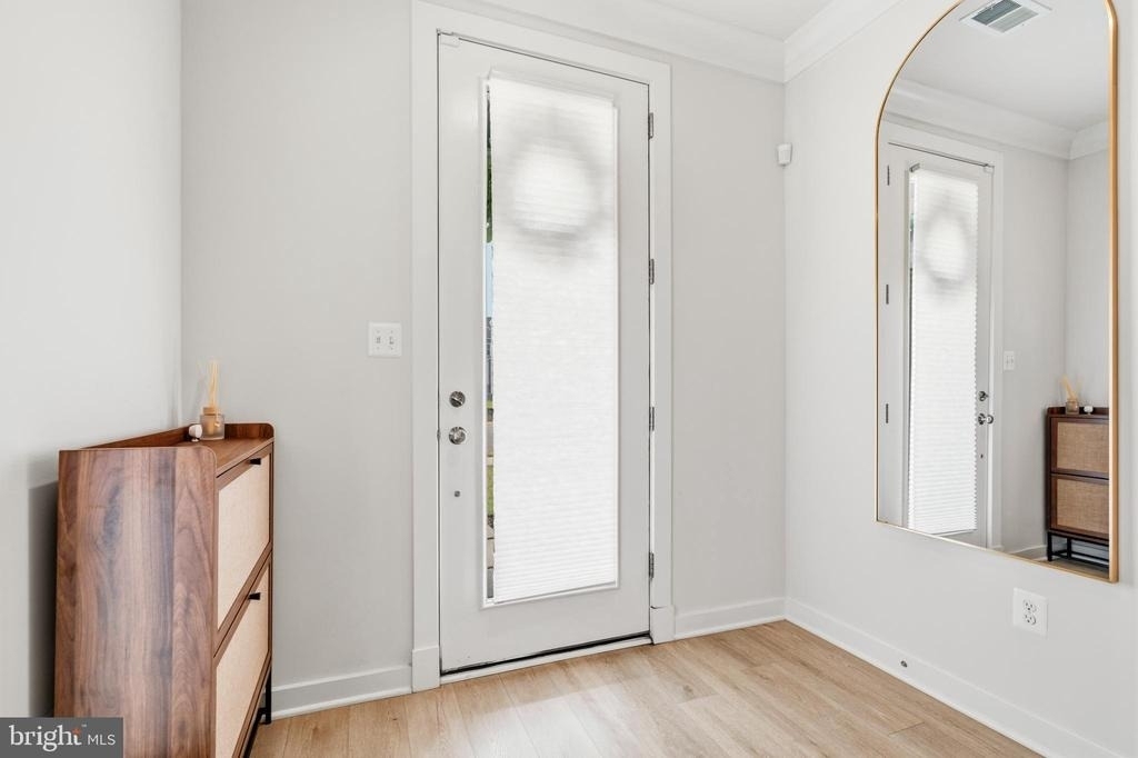 16007 Hyde Park Place - Photo 10