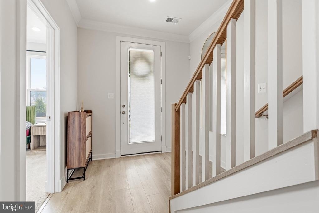16007 Hyde Park Place - Photo 9