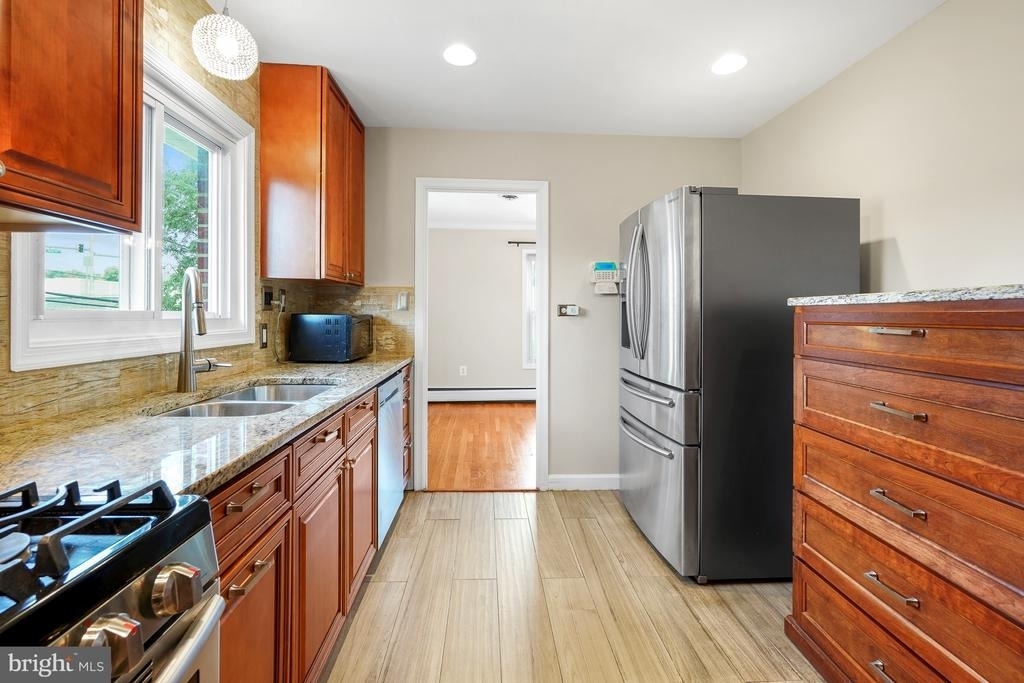 8005 Murray Hill Drive - Photo 11