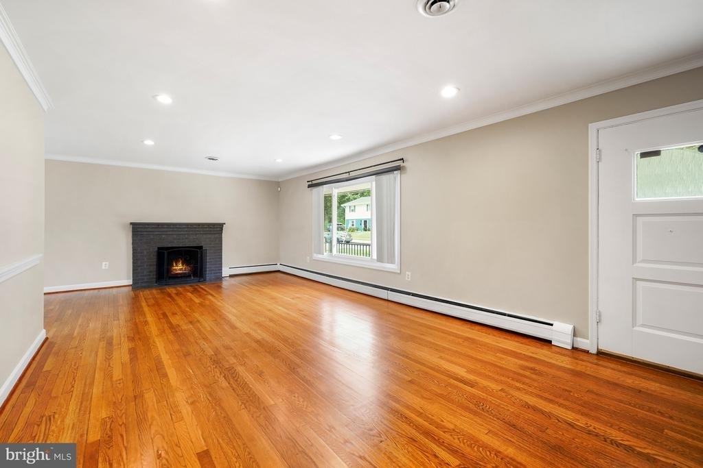 8005 Murray Hill Drive - Photo 2