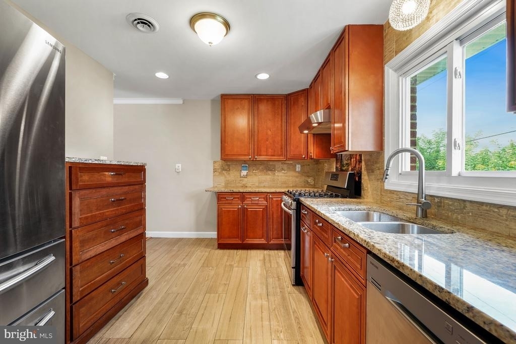 8005 Murray Hill Drive - Photo 10