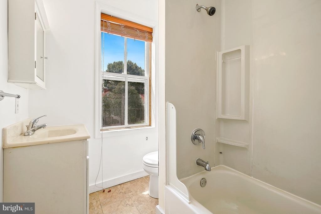 335 Prince George Street - Photo 22