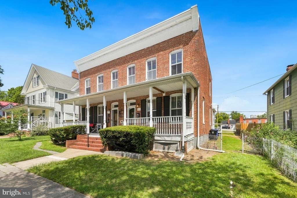 335 Prince George Street - Photo 1