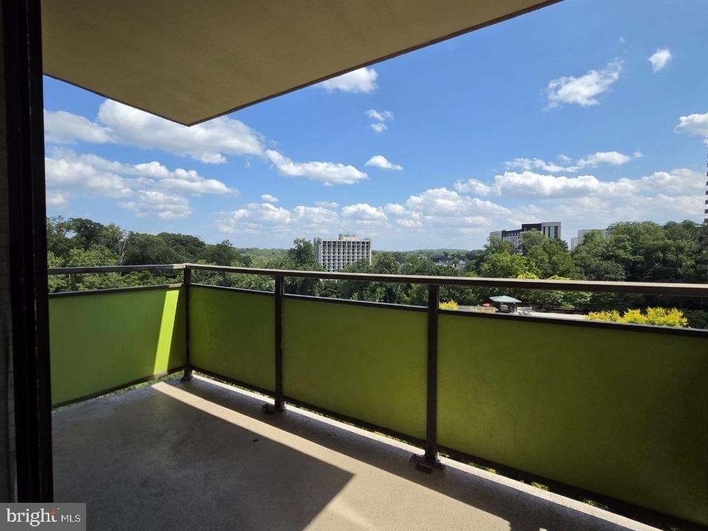 5225 Pooks Hill Road - Photo 9