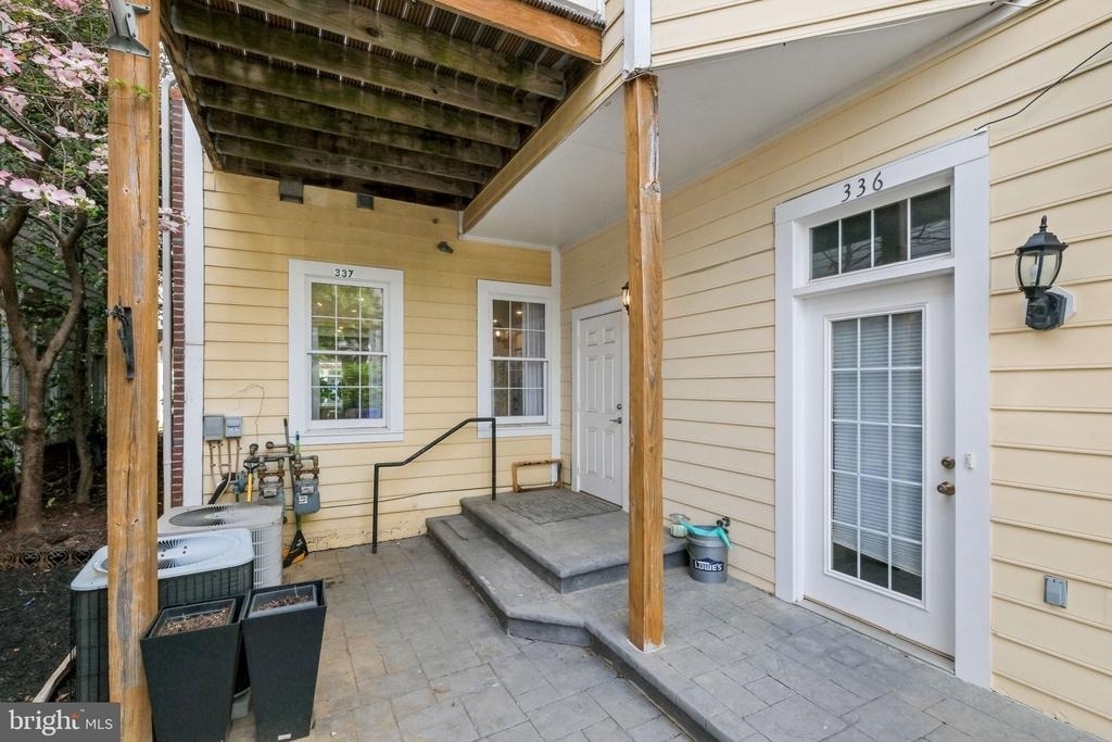 337 Main Street - Photo 2