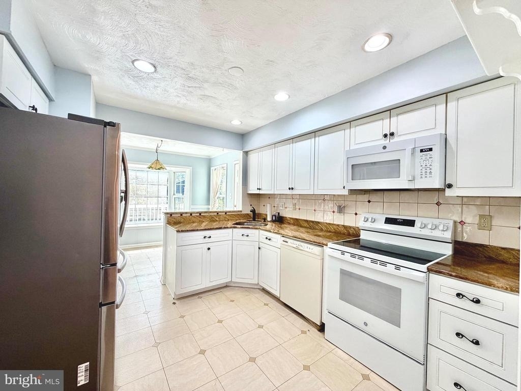 3141 Gershwin Lane - Photo 17