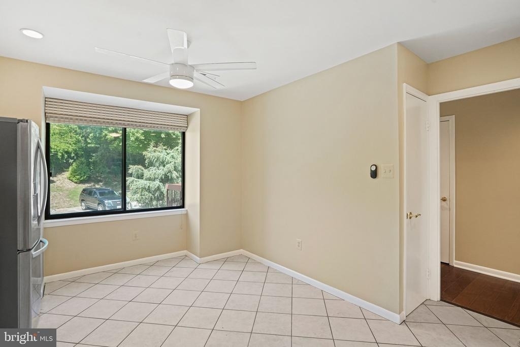 5205 King Charles Way - Photo 12