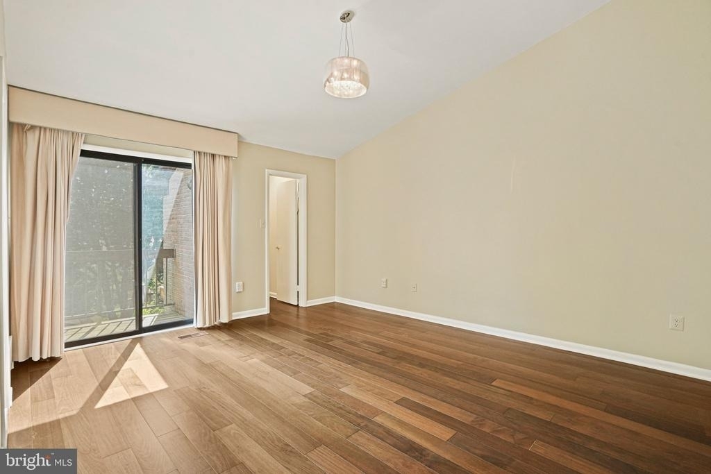5205 King Charles Way - Photo 13