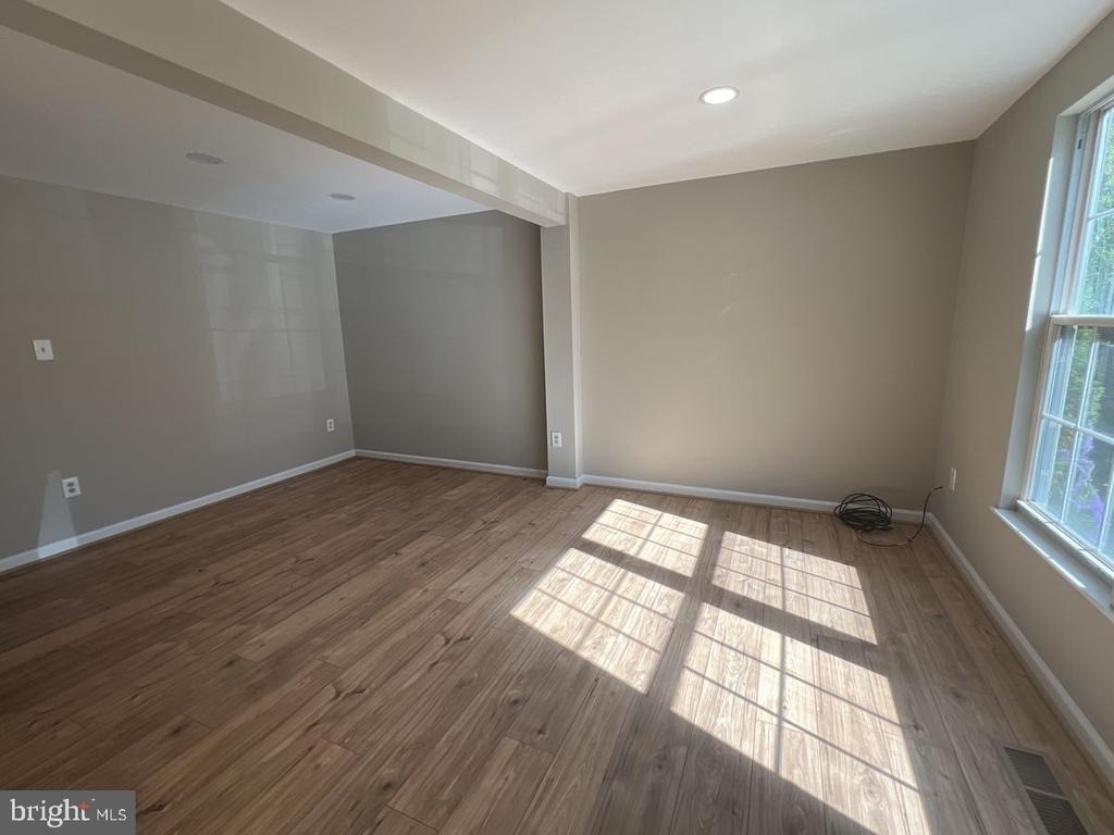5588 Talbot Court - Photo 2