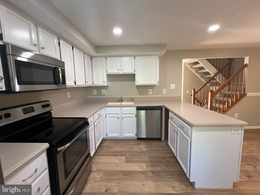 5588 Talbot Court - Photo 3