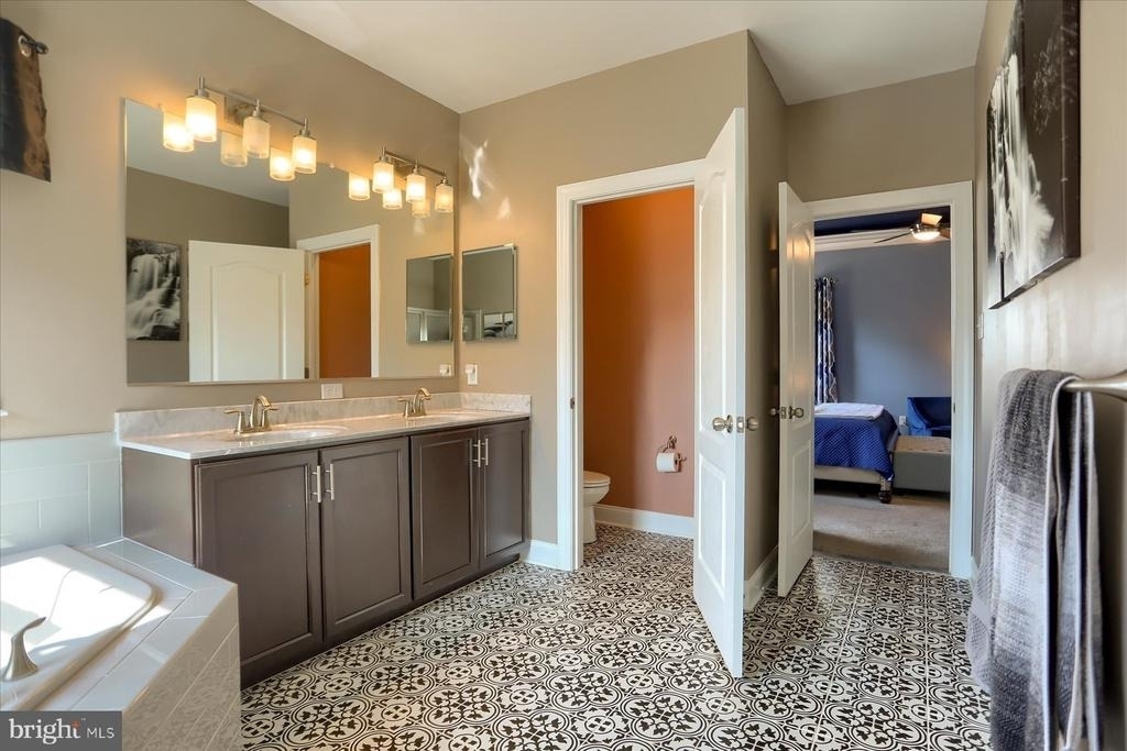 6407 Falconwood Street - Photo 34