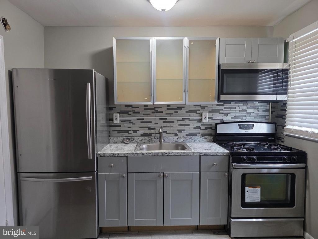 814 E Cold Spring Lane - Photo 3