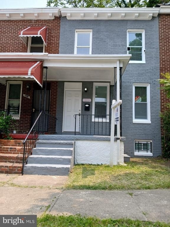 1202 Darley Avenue - Photo 2