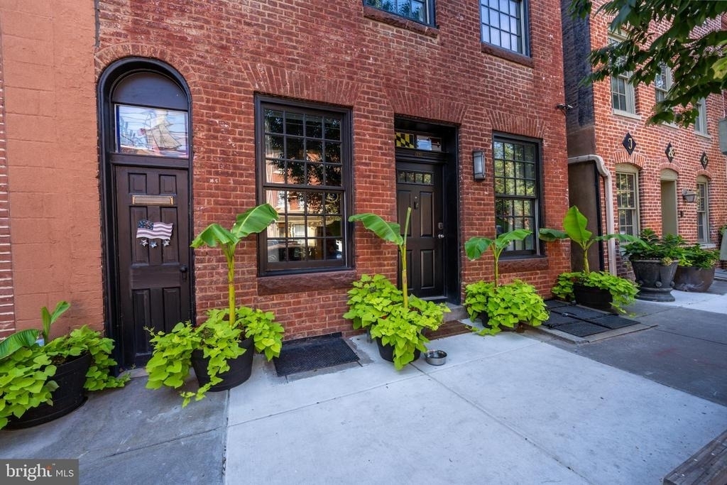 840 S Bond Street - Photo 0