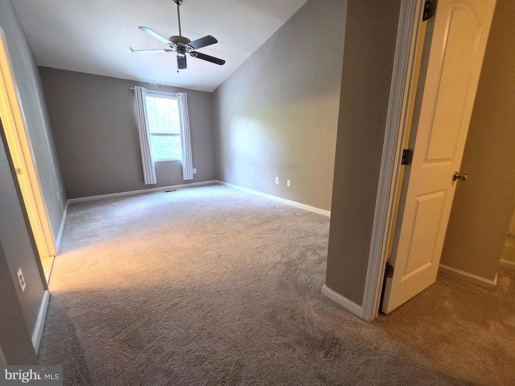 7518 Goldfinch Court - Photo 11