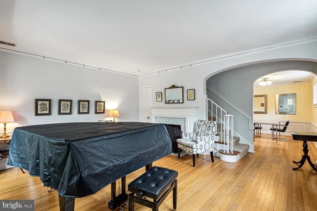 4409 Q Street Nw - Photo 2