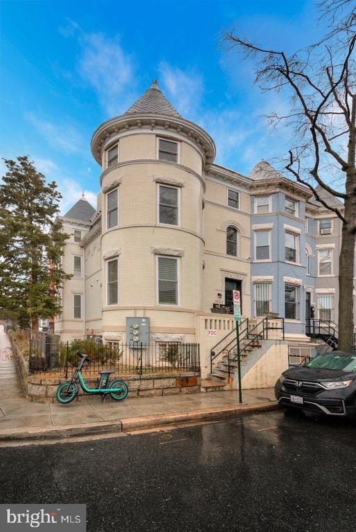1823 N Capitol Street Ne - Photo 3