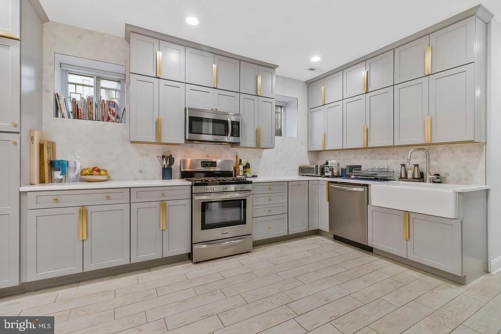 1823 N Capitol Street Ne - Photo 11