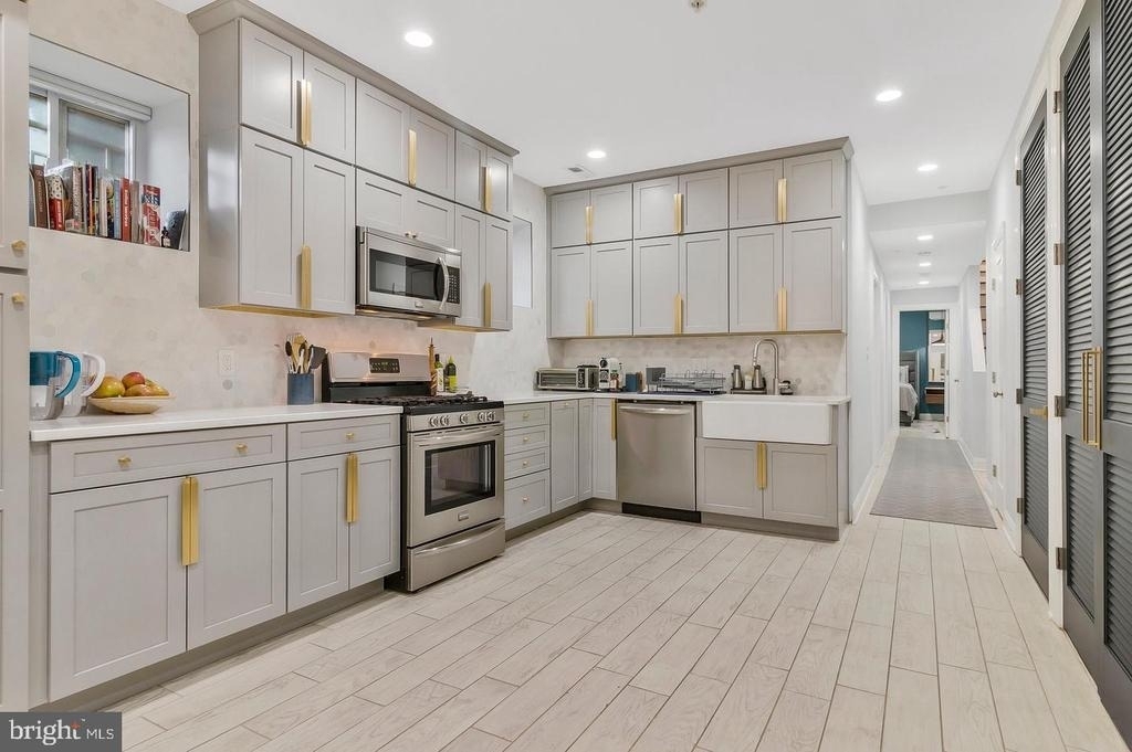 1823 N Capitol Street Ne - Photo 10