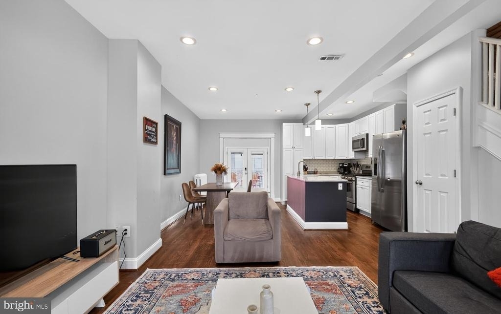 2630 10th Street Ne - Photo 7