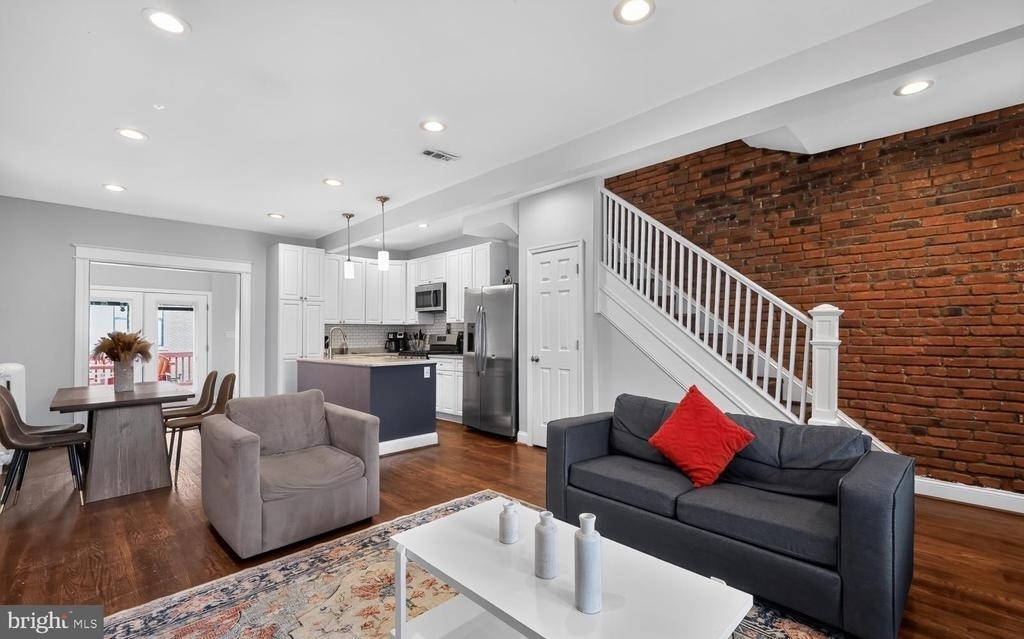 2630 10th Street Ne - Photo 2